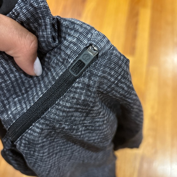 Lululemon Athletica Black Athletic Shorts - Picture 4 of 5